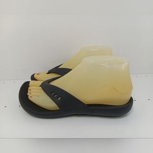 Crocs Women's Black Kadee II Flip Flops Sandals Sz W 7